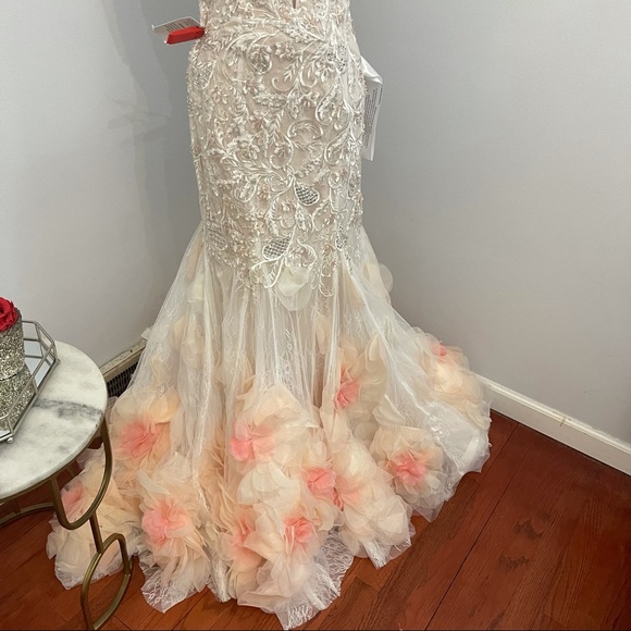 Mac Duggal Floral Appliqué Lace Trumpet Gown With 3D Flowers Bottom New With Tag - Picture 15 of 17